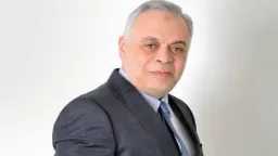 بعد خضوعه لجراحة تركيب دعامة...