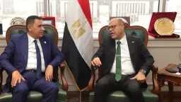 تعزيز التعاون.. وزير العمل يبحث...