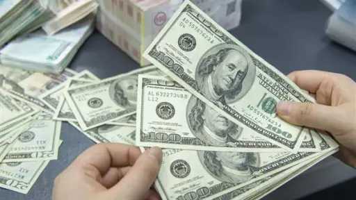 تراجع طفيف في سعر الدولار...