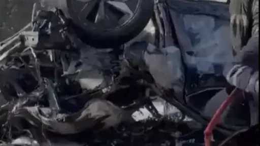 شاهد.. ”تفحمت بالكامل”.. حريق في...