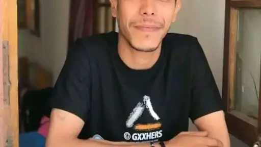 دماء في عيد الربيع.. دفن...