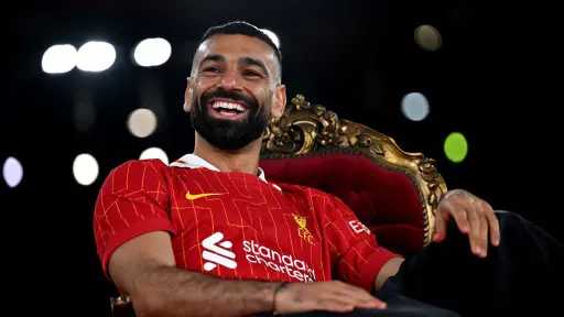 محمد صلاح يتمني اللعب بجانب...