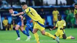 النصر يفاجىء الهلال يقترب من...