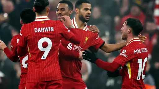 ليفربول يحدد صفقته الأولى في...