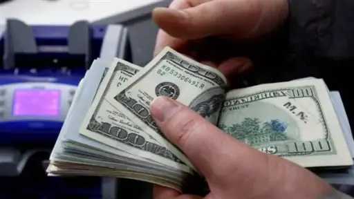 سعر الدولار يتراجع أمام الجنيه...
