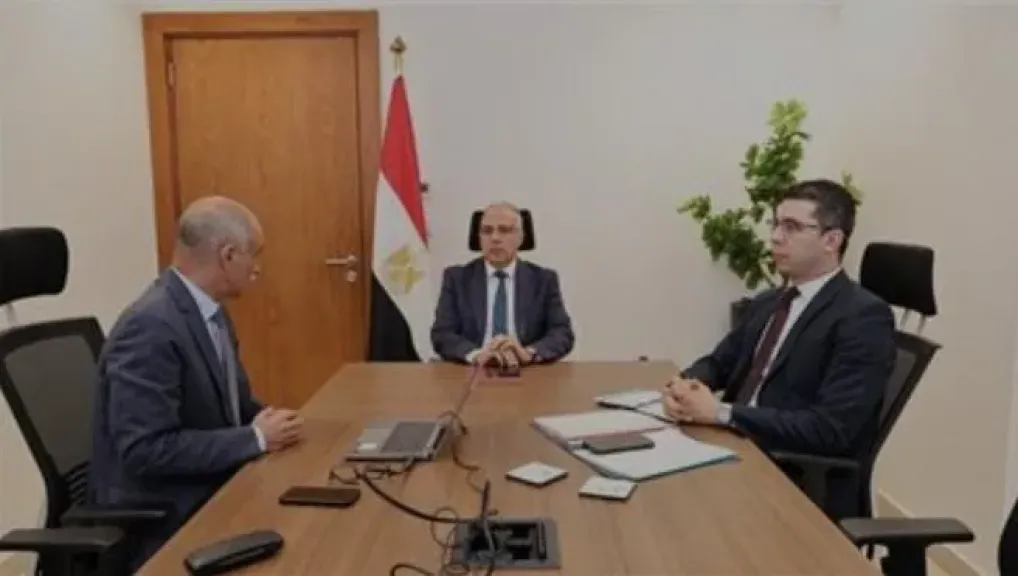 اجتماع وزير الري