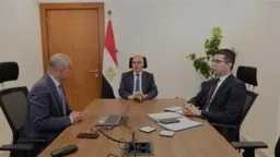 وزير الري يتابع أعمال تطوير...