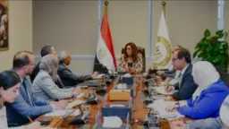 منال عوض تلتقي ممثلى الجهات...