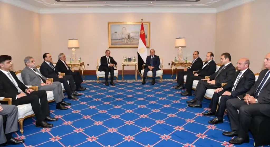 الرئيس السيسي يلتقي رئيس وزراء باكستان