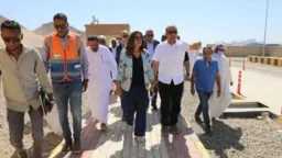 منال عوض تشدد على سرعة...