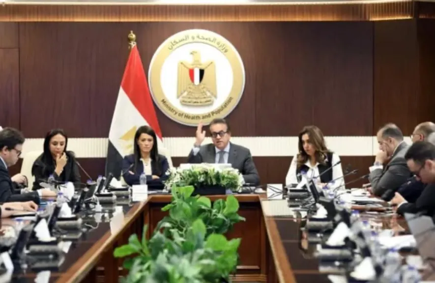 نائب رئيس مجلس الوزراء وزير الصحة يترأس الاجتماع الدوري